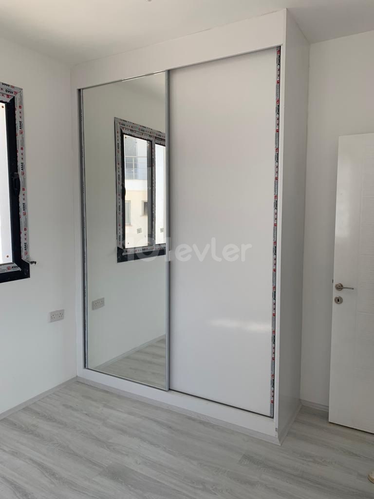 ALSANCAK MERKEZDE EŞYASIZ KİRALIK 2+1 DAİRE 