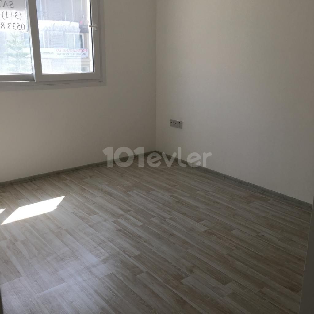 GİRNE MERKEZDE SATILIK 3+1 DAİRE