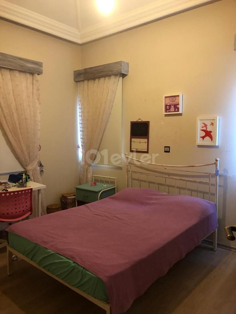 CRATOS HOTEL BÖLGESİ SATILIK VİLLA 