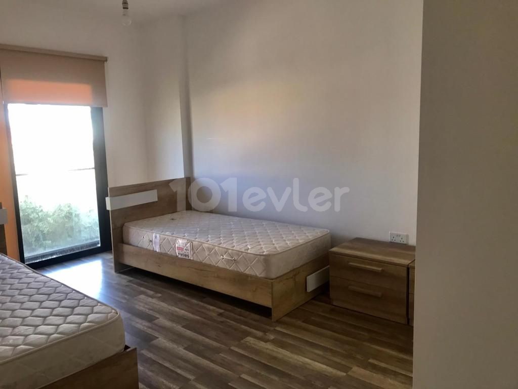 GİRNE MERKEZDE TÜRK KOÇANLI SATILIK 2+1 DAİRE