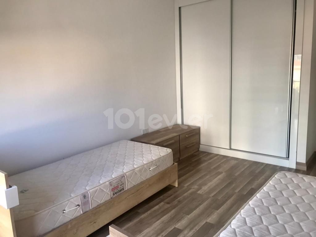 GİRNE MERKEZDE TÜRK KOÇANLI SATILIK 2+1 DAİRE