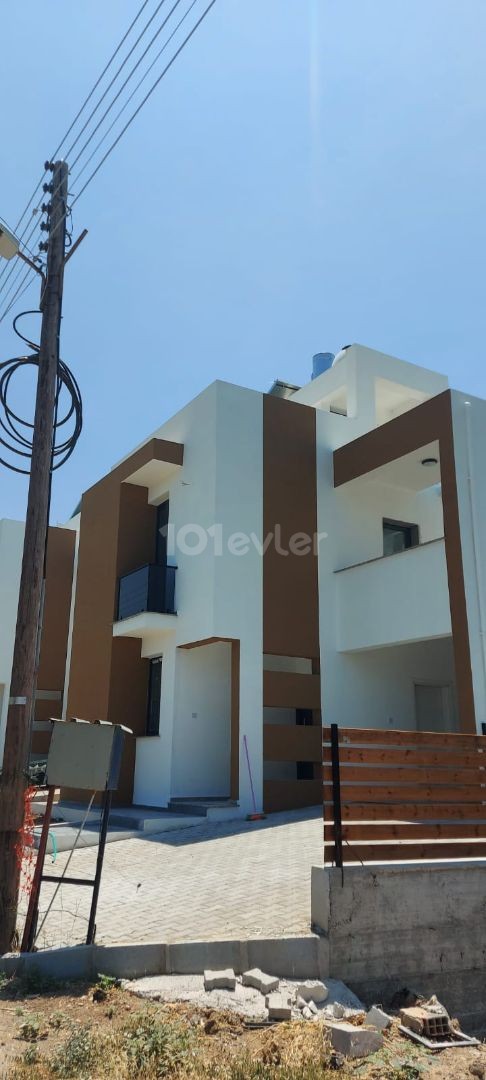 KYRENIA ALSANCAK 2 + 1 VILLA ** 