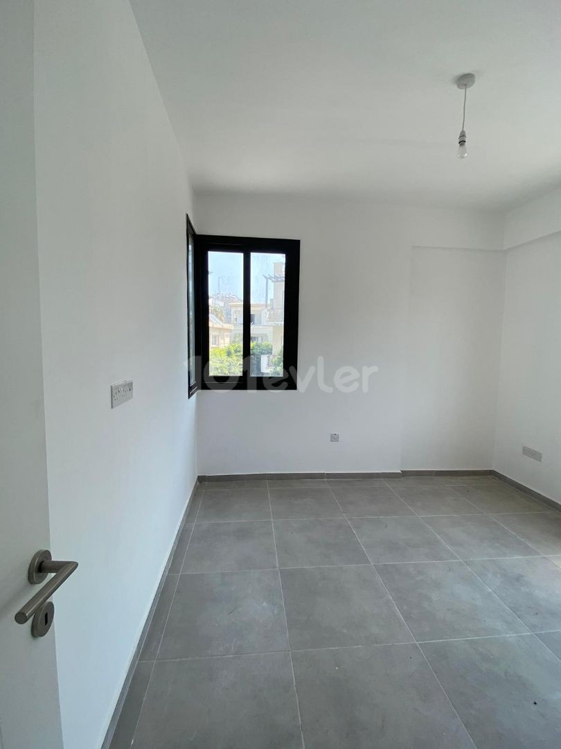 2+1 WOHNUNG ZUM VERKAUF IM ZENTRUM VON KYRENIA (NEU FERTIG) ** 