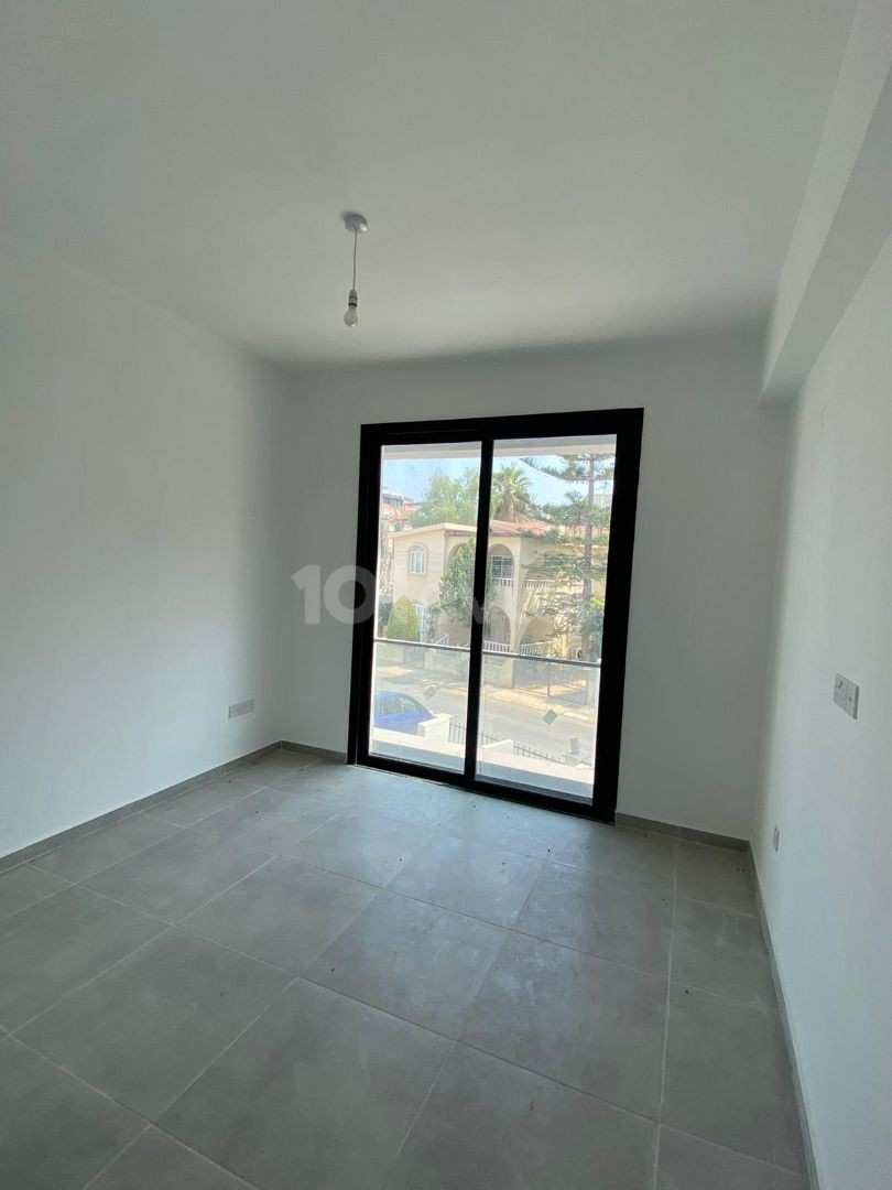 2+1 WOHNUNG ZUM VERKAUF IM ZENTRUM VON KYRENIA (NEU FERTIG) ** 