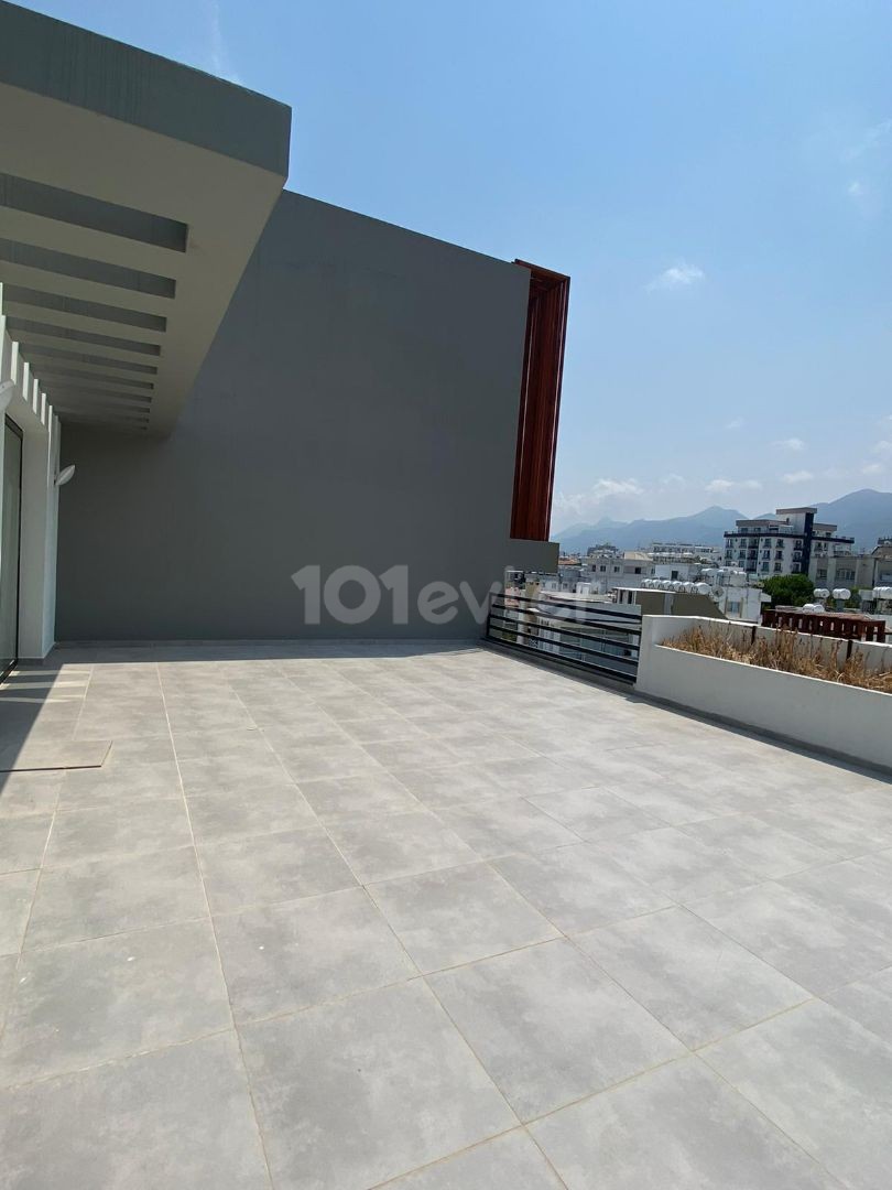 GİRNE MERKEZ'DE SATILIK 2+1 PENTHOUSE