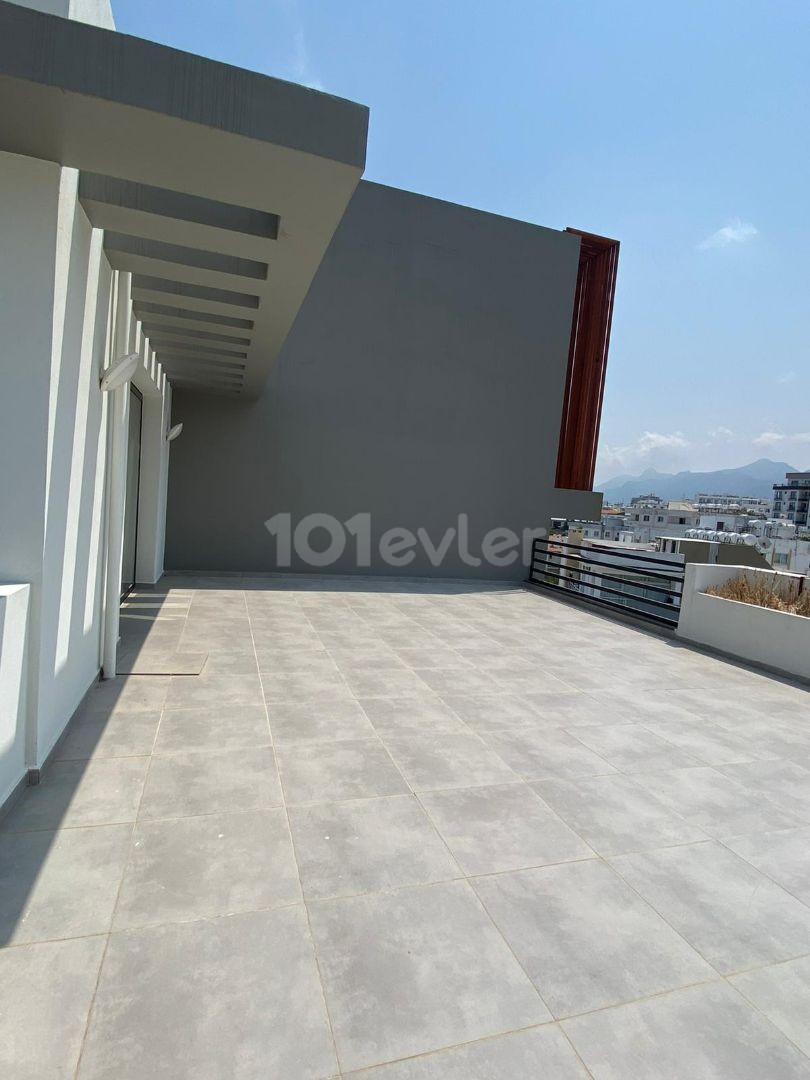 GİRNE MERKEZ'DE SATILIK 2+1 PENTHOUSE