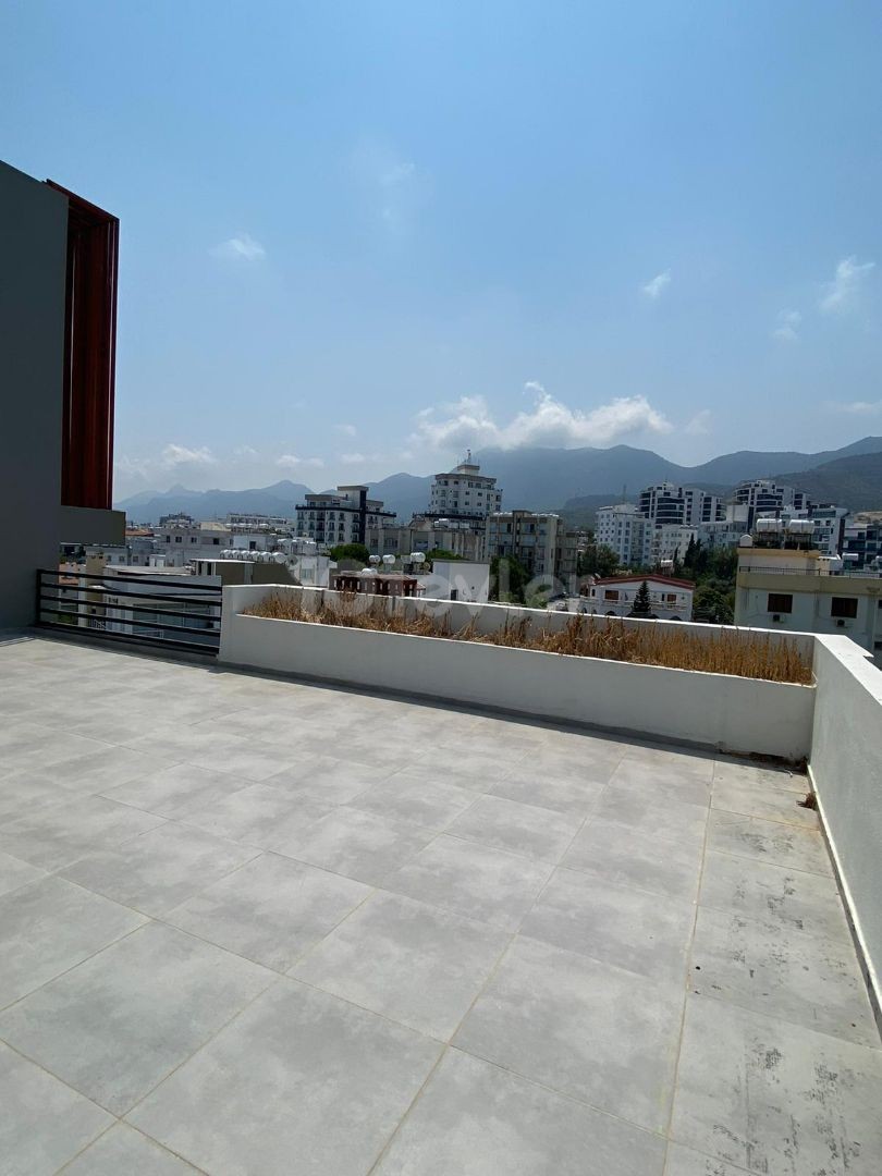 GİRNE MERKEZ'DE SATILIK 2+1 PENTHOUSE