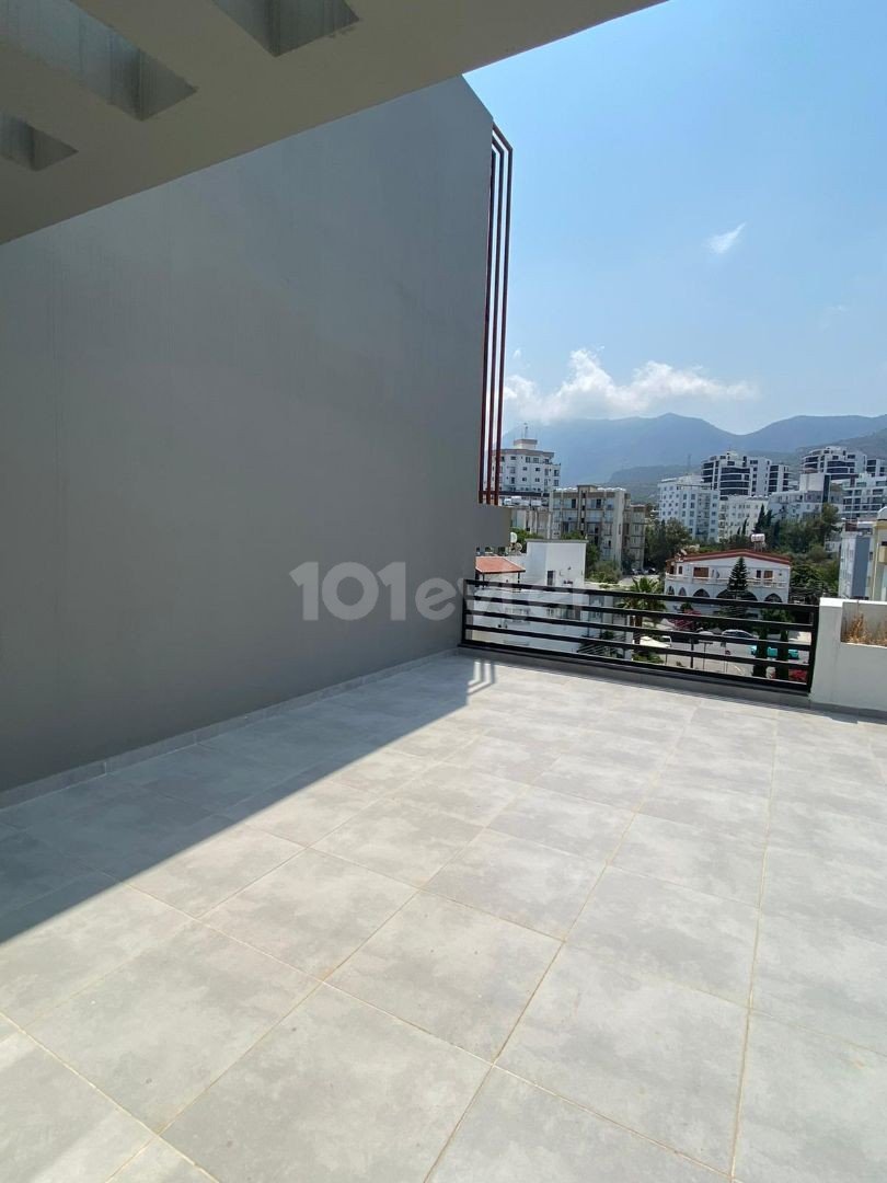 GİRNE MERKEZ'DE SATILIK 2+1 PENTHOUSE