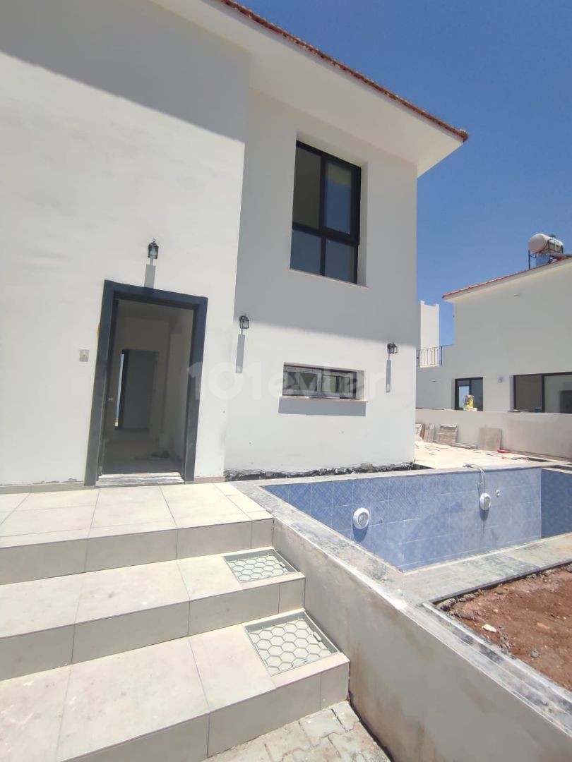 Luxus 4 + 1 Triplex Villa mit Panoramablick auf die Berge und das Meer mit privatem Pool in chatalköy ** 