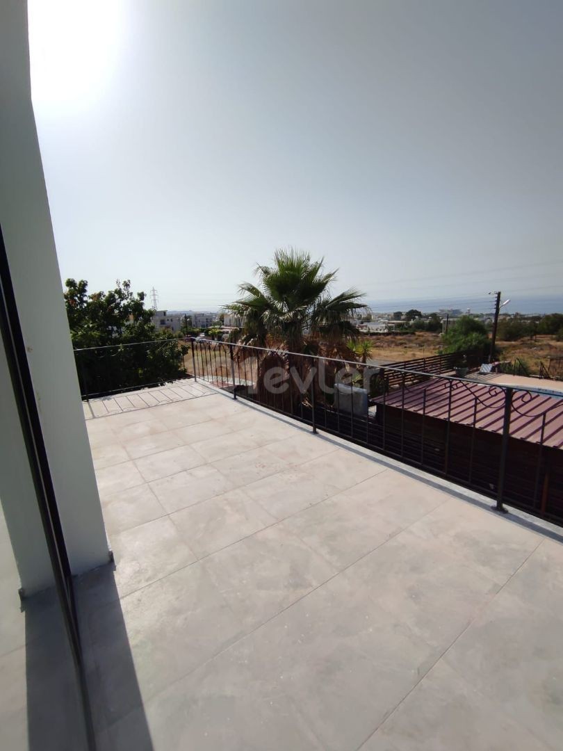 Luxus 4 + 1 Triplex Villa mit Panoramablick auf die Berge und das Meer mit privatem Pool in chatalköy ** 