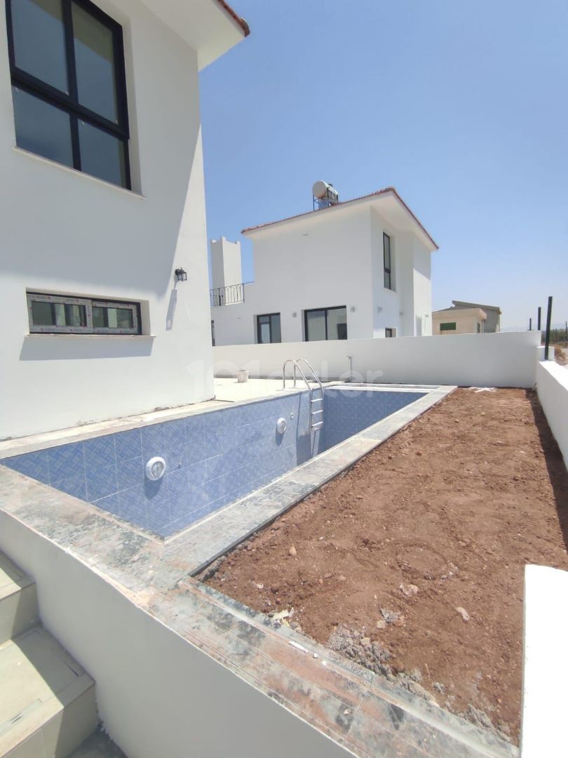 Luxus 4 + 1 Triplex Villa mit Panoramablick auf die Berge und das Meer mit privatem Pool in chatalköy ** 