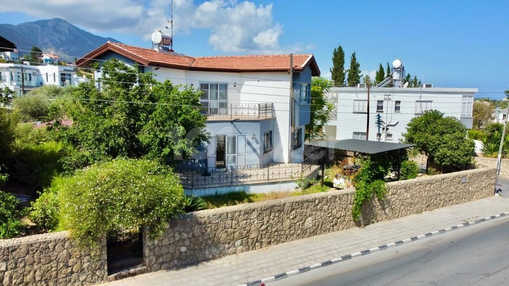 3+ 1 duplex villa with large garden for sale in Kyrenia Catalkoy ** 