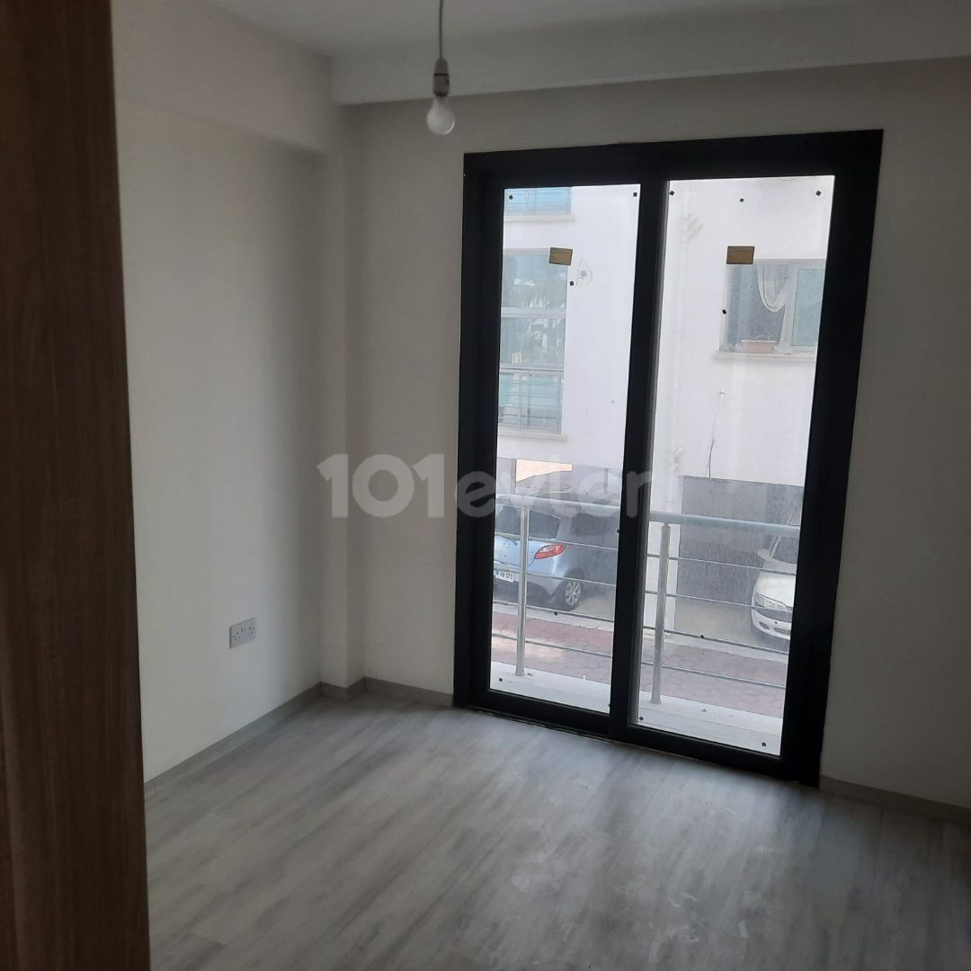 GİRNE MERKEZDE  SATILIK 2+1 DAİRE