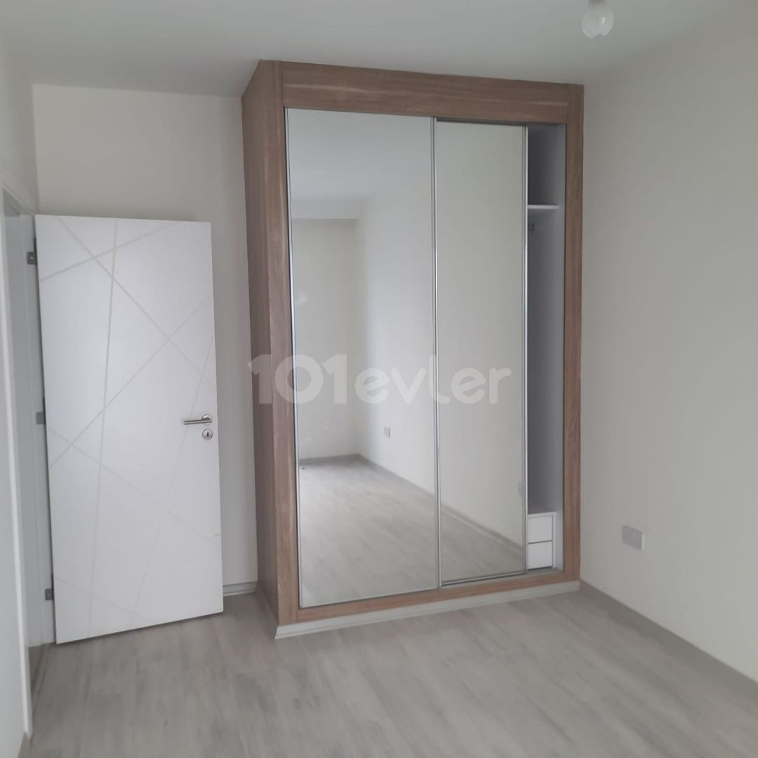 GİRNE MERKEZDE  SATILIK 2+1 DAİRE