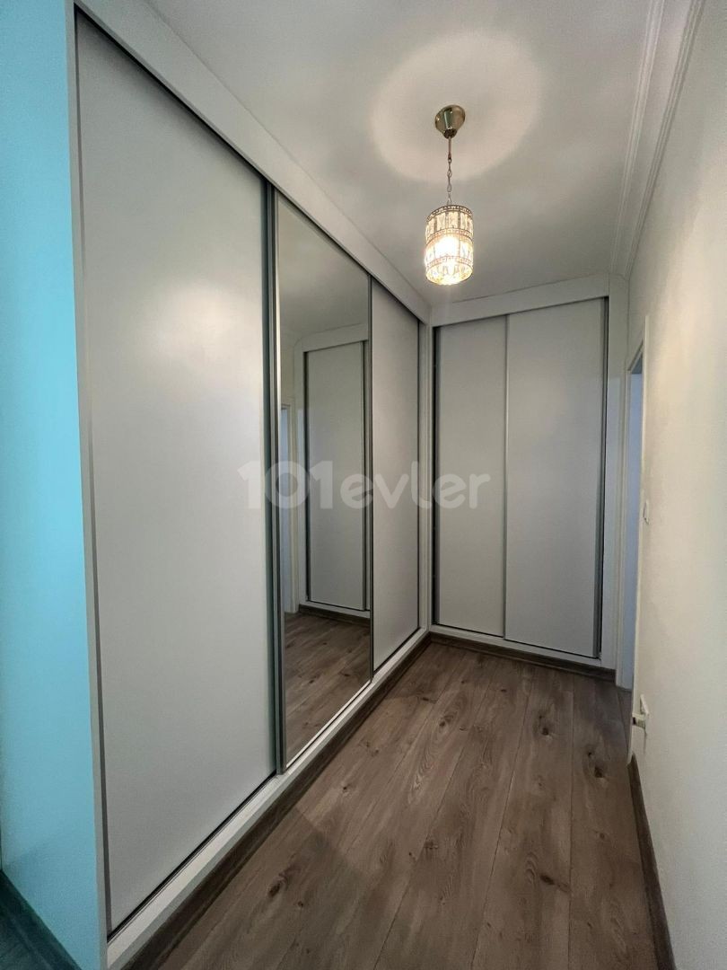 GİRNE MERKEZ'DE TÜRK KOÇANLI SATILIK 3+1 PENTHOUSE 