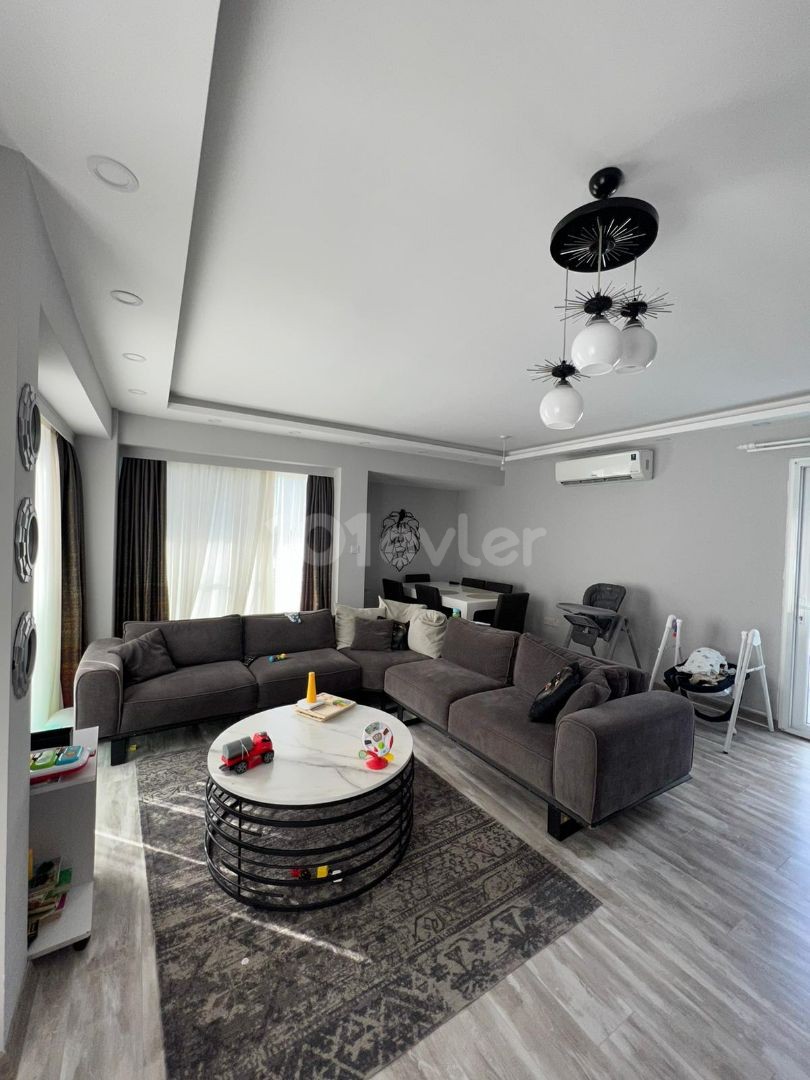 GİRNE MERKEZ'DE SATILIK 3+1 PENTHOUSE