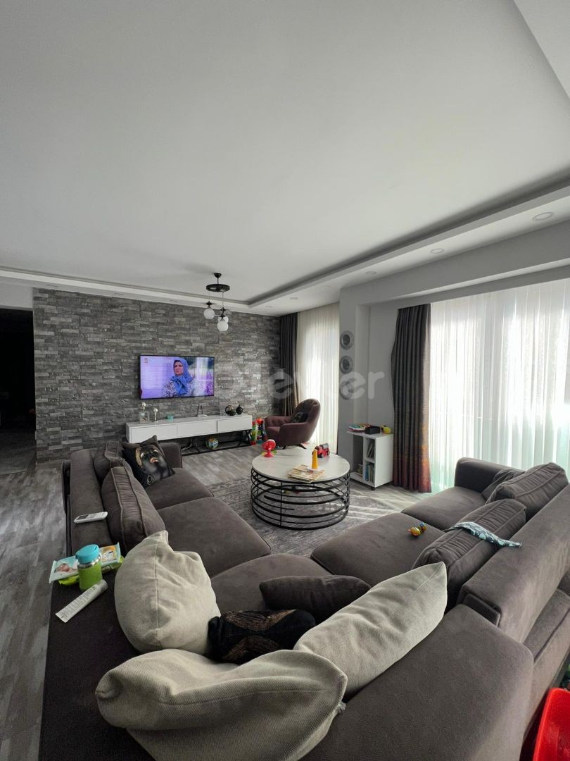 GİRNE MERKEZ'DE SATILIK 3+1 PENTHOUSE