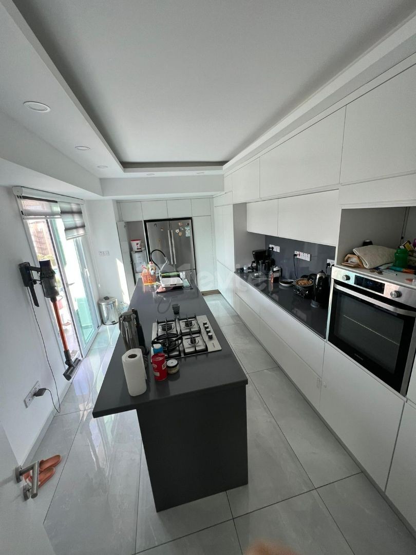 GİRNE MERKEZ'DE SATILIK 3+1 PENTHOUSE