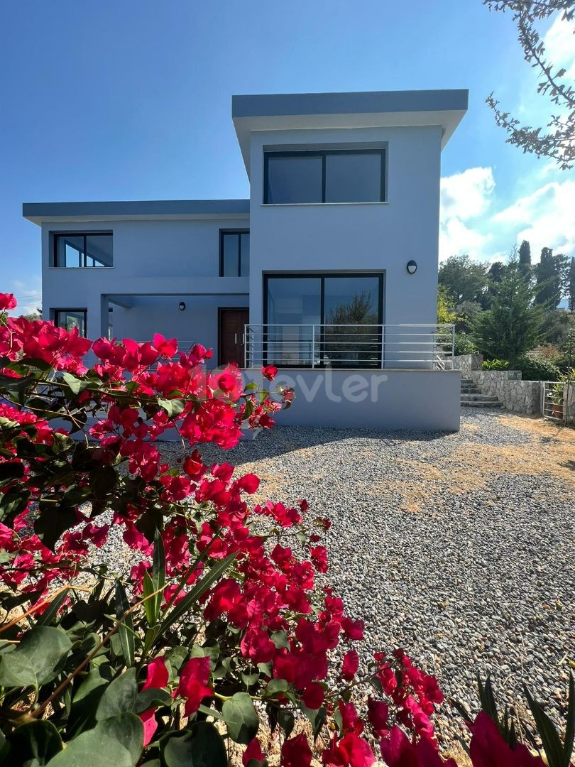 4 + 1 MODERN VILLA FOR SALE IN CATALKÖY ** 