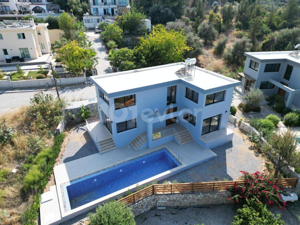 ÇATALKÖY'DE 4+1 SATILIK MODERN VİLLA 