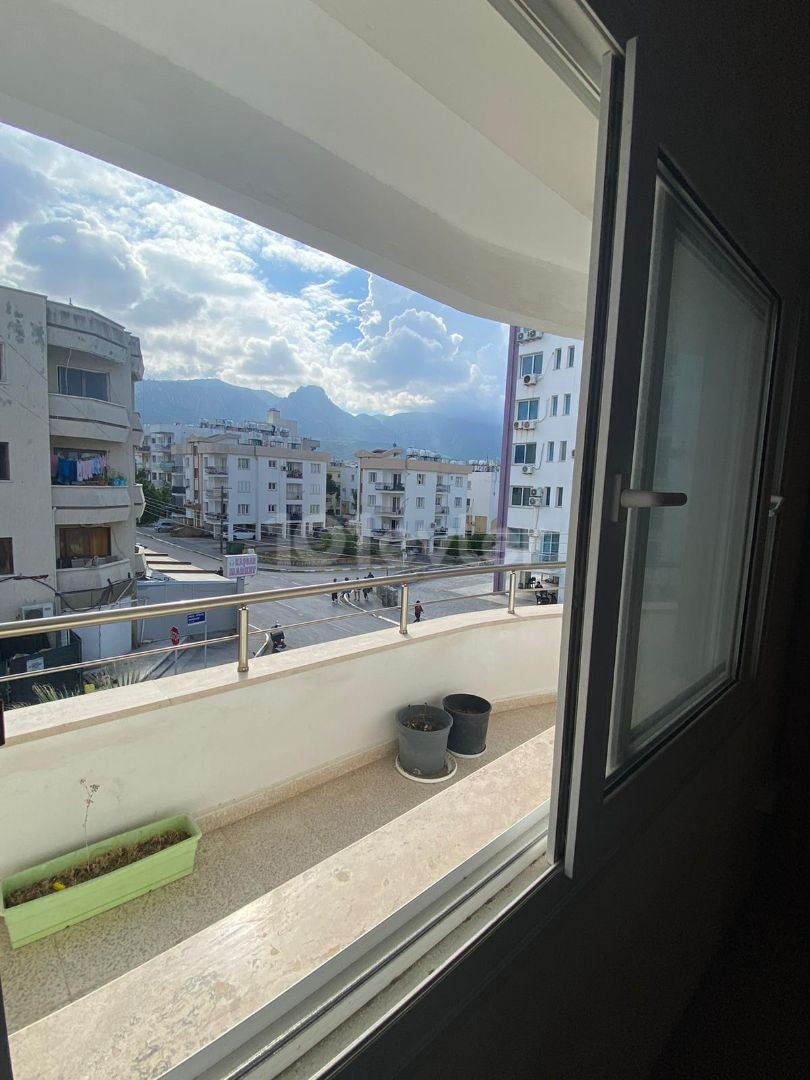 KAŞGAR MARKET BÖLGESİ KİRALIK 3+1 DAİRE 