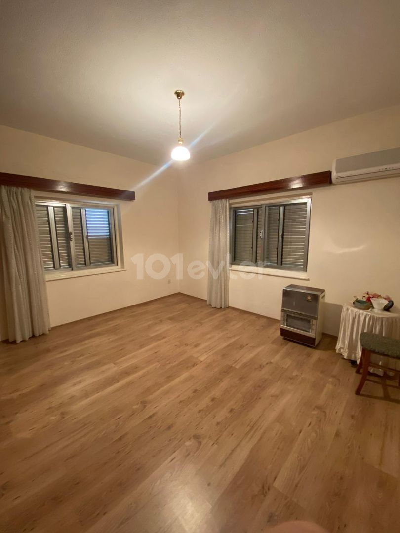 KAŞGAR MARKET BÖLGESİ KİRALIK 3+1 DAİRE 