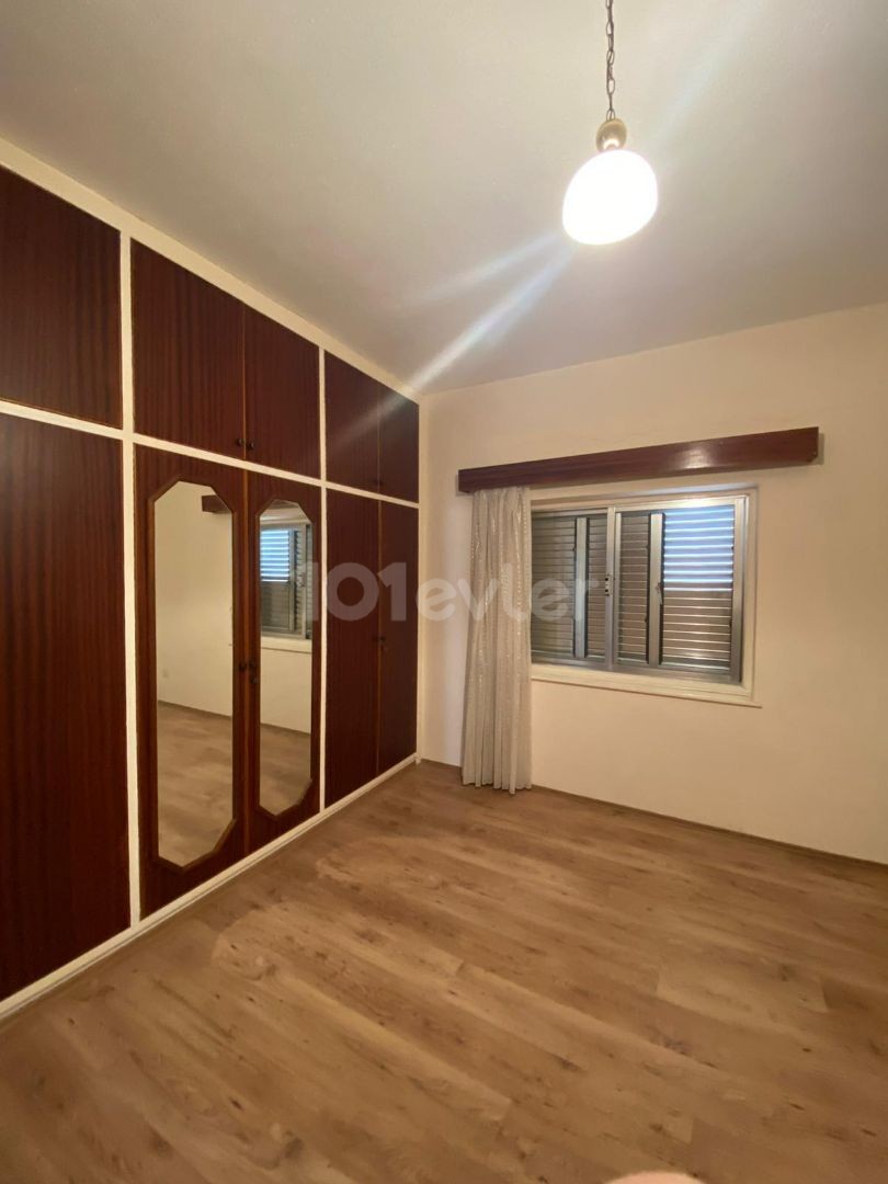 KAŞGAR MARKET BÖLGESİ KİRALIK 3+1 DAİRE 