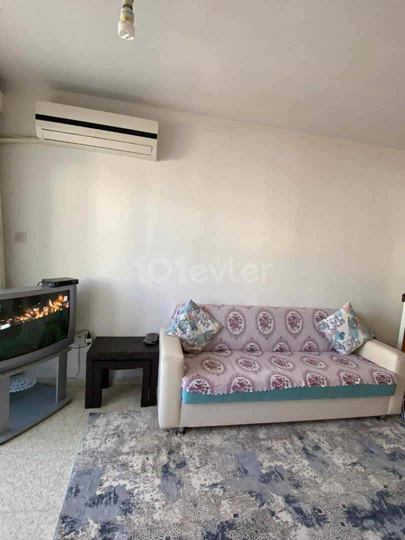 Flat For Sale in Yukarı Girne, Kyrenia