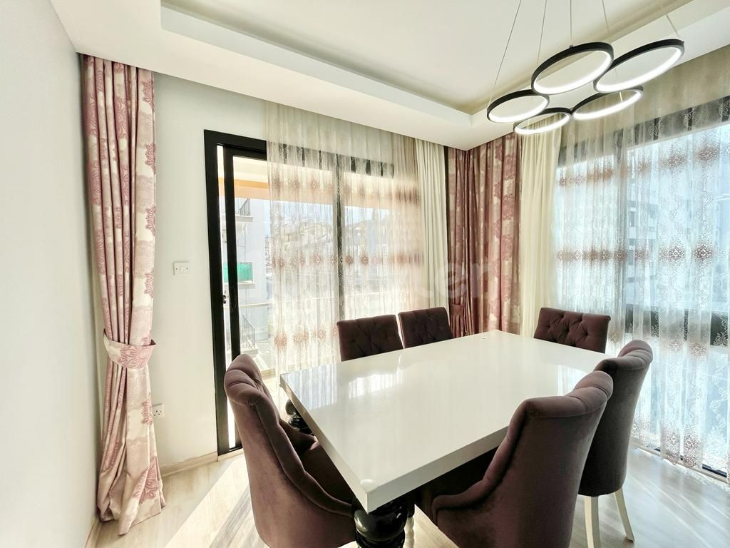 Flat For Sale in Yukarı Girne, Kyrenia