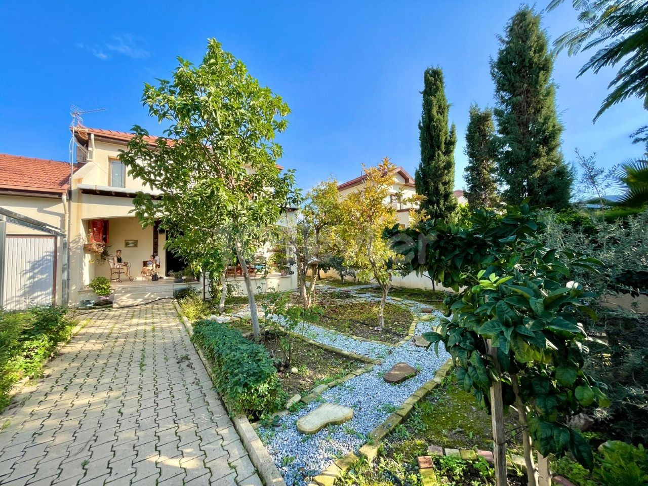 Villa mit privatem Pool in fußläufiger Entfernung zum Meer in Alsancak, Kyrenia