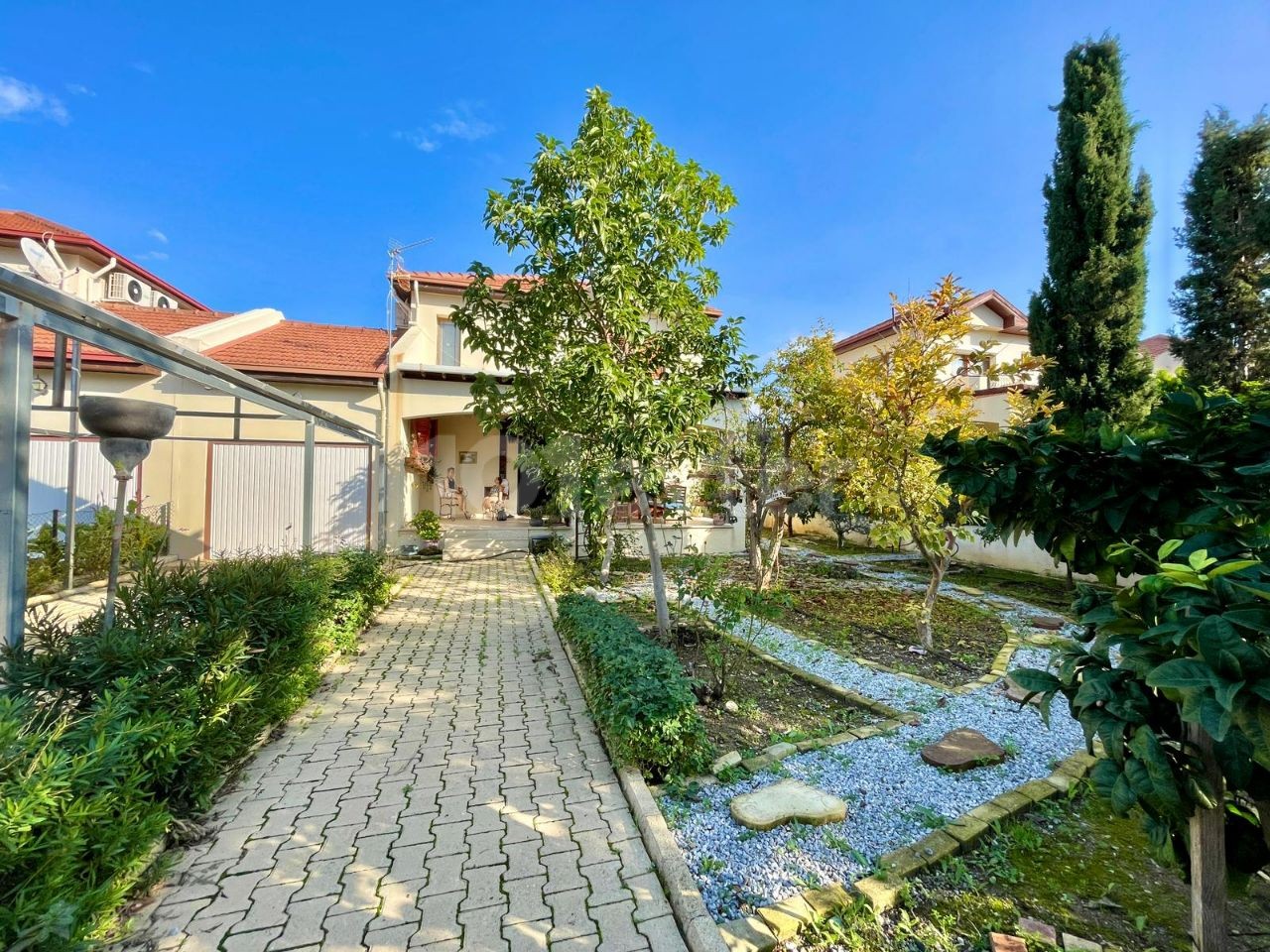 Villa mit privatem Pool in fußläufiger Entfernung zum Meer in Alsancak, Kyrenia