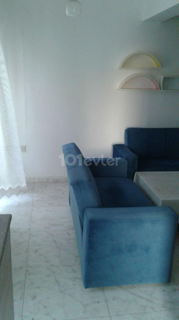 GİRNE MERKEZDE SATILIK 2+1 DAİRE 