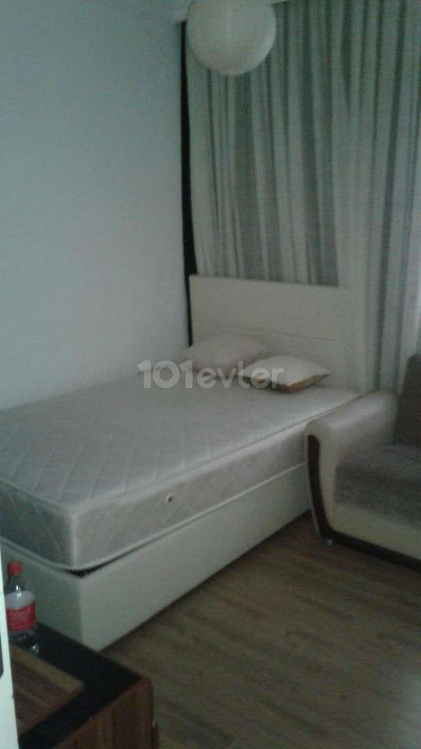 GİRNE MERKEZDE SATILIK 2+1 DAİRE 