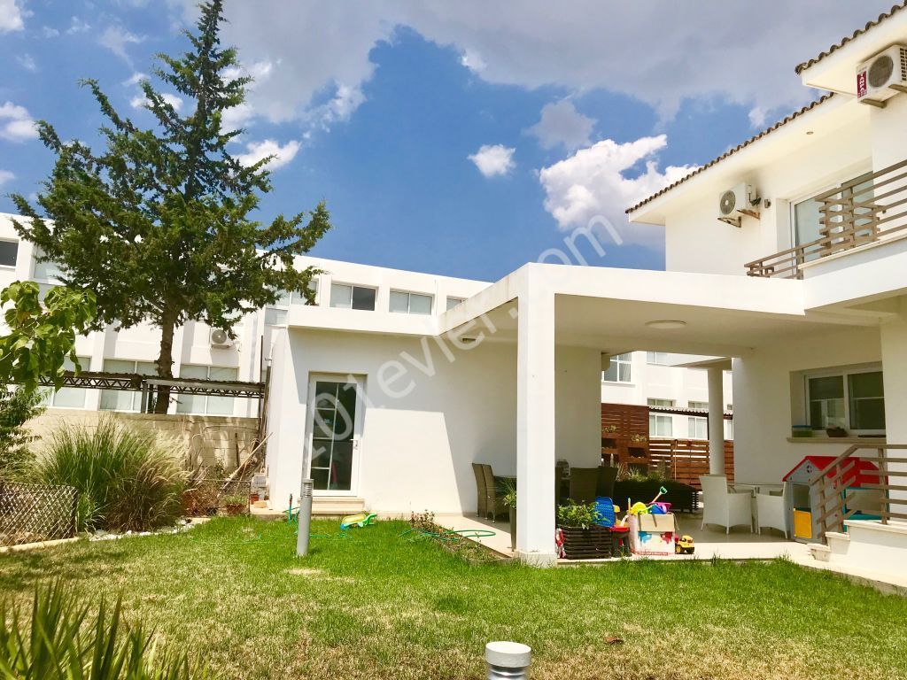 GONYELIDE SUPER LUX TURKISH VILLA , 300 M2 WITH 5 BEDROOMS, COVERED GARAGE , TEL : 0542 867 1000 ** 