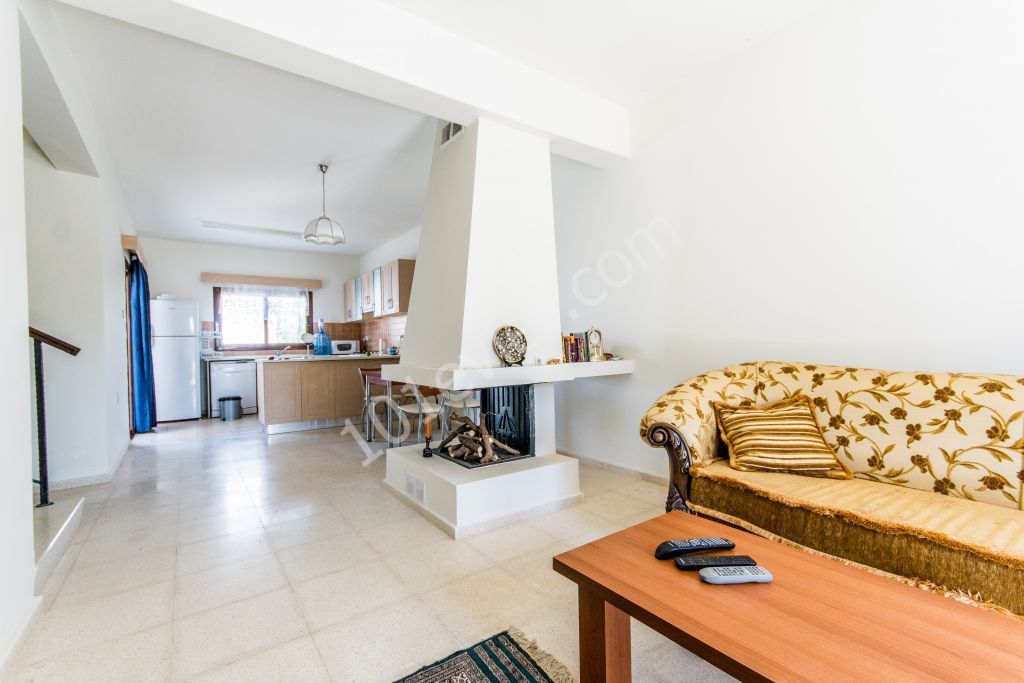 KIBRIS-TATLISU , SUPER LOKASYONDA , GENIS 3 YATAK ODALI IKIZ VILLA , 170 M2 ,HAVUZLU SITE , DENIZE 100 M. TEL : 0542 867 1000