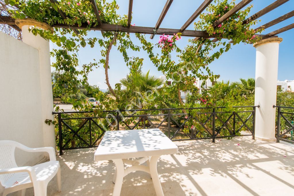 Zypern-Süßwasser, SUPER Lage, GENIS 3 Schlafzimmer Twin VILLA, 170 M2, Wohnung mit Pool, DENIZ 100 M. TEL : 0542 867 1000 ** 