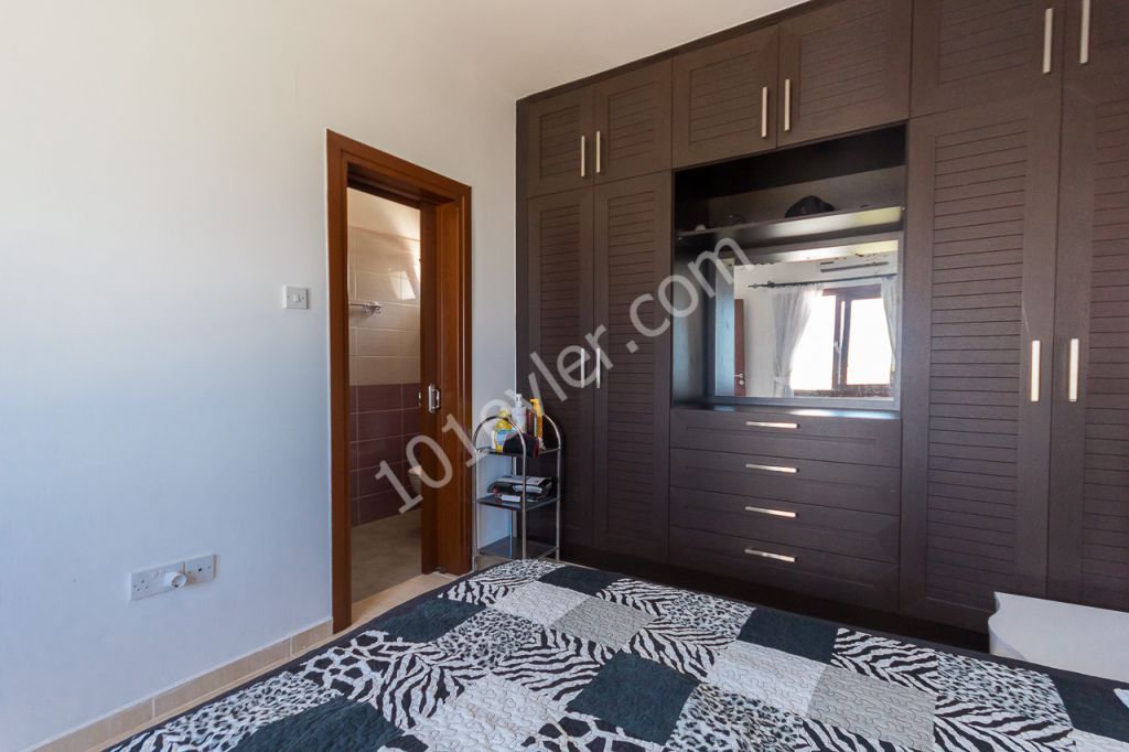 GIRNE -KARMI VILLAGE , MUSTAKIL TRIPLEX VILLA, 3 YATAK ODALI , 254 M2 ,HAVUZLU , MANZARALI    TEL : 0542 867 1000