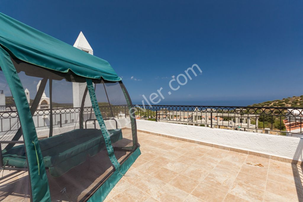 GIRNE -KARMI VILLAGE , MUSTAKIL TRIPLEX VILLA, 3 YATAK ODALI , 254 M2 ,HAVUZLU , MANZARALI    TEL : 0542 867 1000