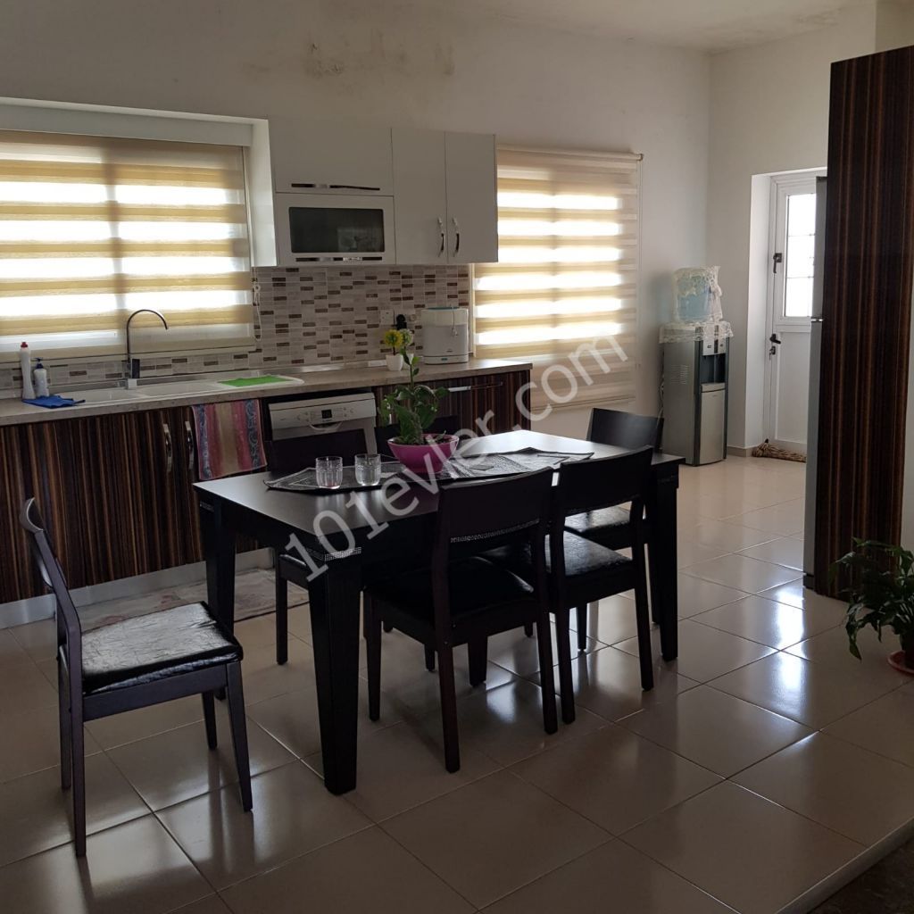 Flat For Sale in Balıkesir, Nicosia