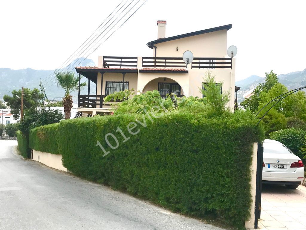 GIRNE CATALKOY , VILLA MADE IN TURKEY , SPACIOUS 4-BEDROOM , DECKHOUSE , 750 M2 PLOT OF LAND, TEL : 0542 8671000 ** 