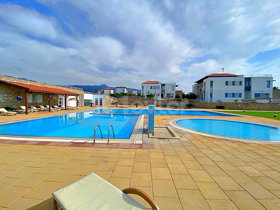 Luxury apartment  penthouse in Sweet Water Bay development in Tatlisu , the price to buy!