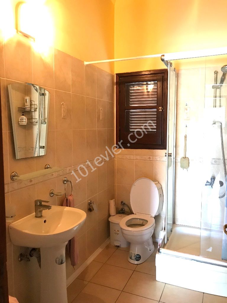 GIRNE CATALKOYDE ,MUSTAKIL  VILLA, DENIZE 100M , HAVUZLU ,3 YATAK ODALI,SHAYNA BEACH ,CORNARO BEACH CIVARI  TEL: 0542 8671000