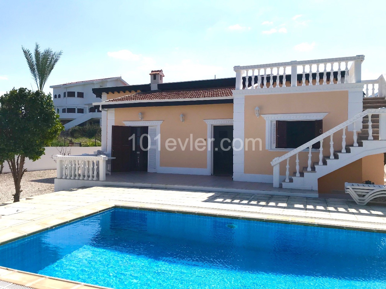 GIRNE CATALKOYDE ,MUSTAKIL  VILLA, DENIZE 100M , HAVUZLU ,3 YATAK ODALI,SHAYNA BEACH ,CORNARO BEACH CIVARI  TEL: 0542 8671000