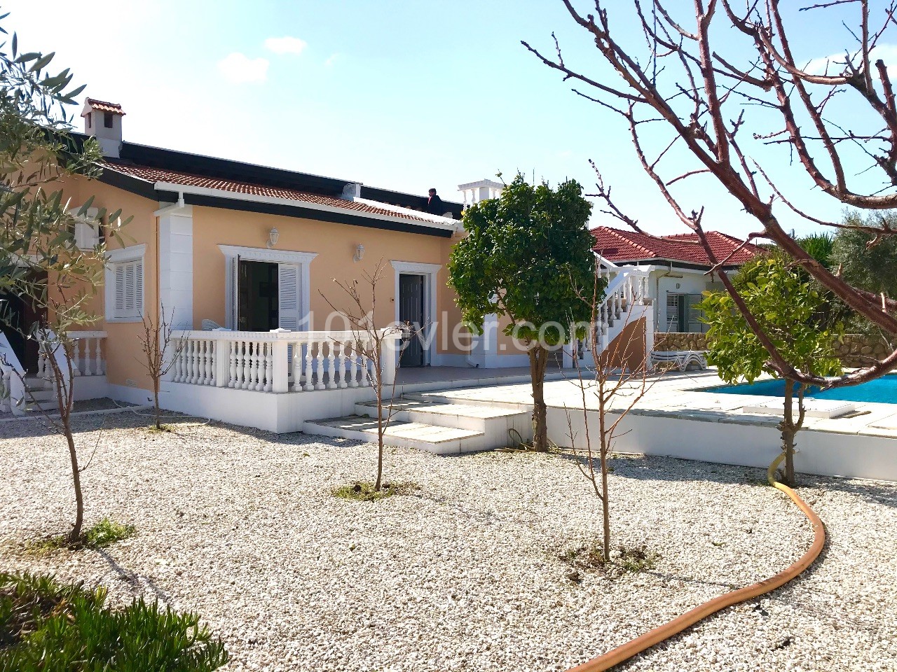 GIRNE CATALKOYDE ,MUSTAKIL  VILLA, DENIZE 100M , HAVUZLU ,3 YATAK ODALI,SHAYNA BEACH ,CORNARO BEACH CIVARI  TEL: 0542 8671000