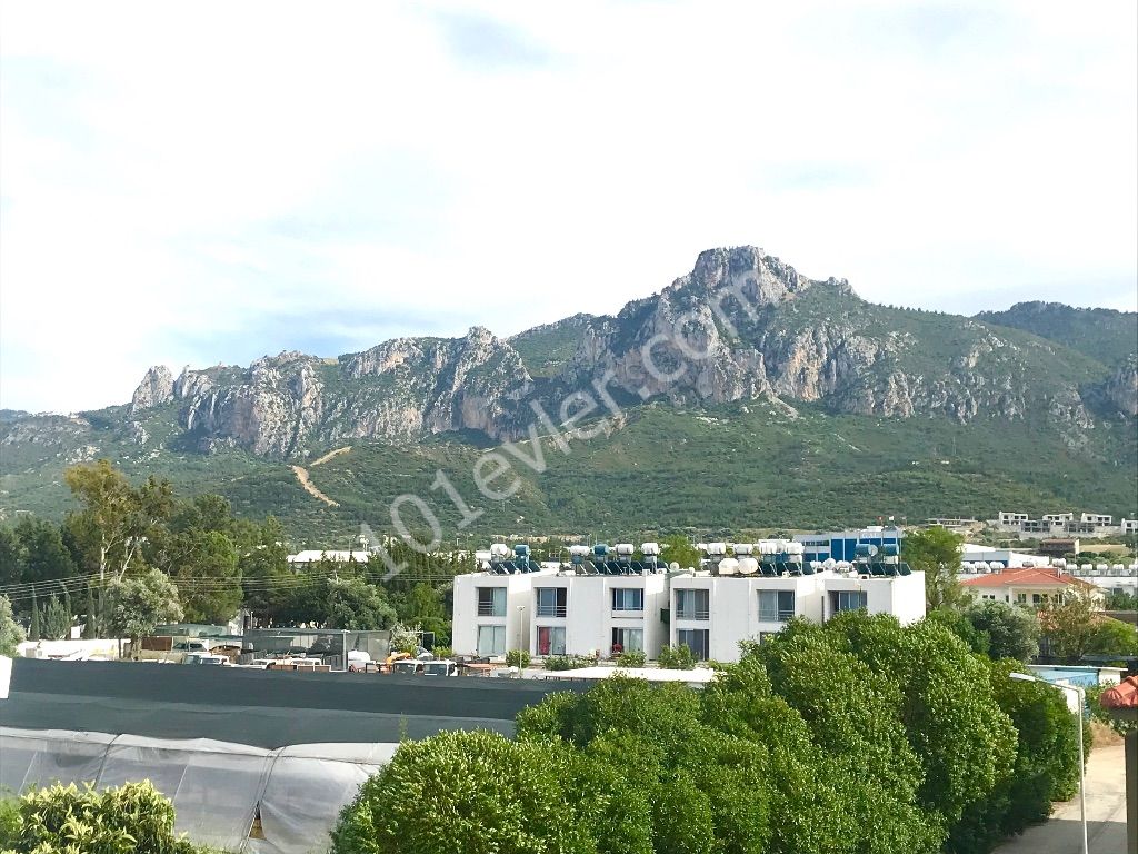 Flat For Sale in Karaoğlanoğlu, Kyrenia