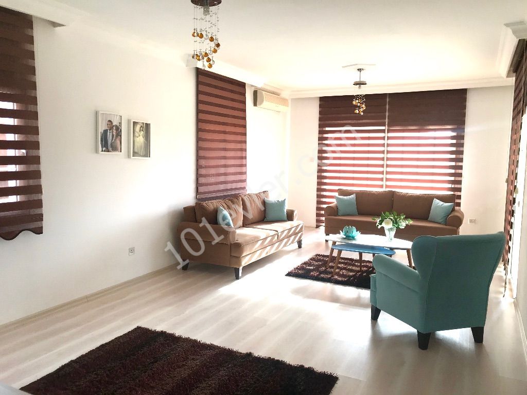 GIRNE OZANKOY , MUSTAKIL VILLA , 3-BEDROOM , FULLY FURNISHED, SUPER LOCATION , SPACIOUS AND WELL-MAINTAINED GARDEN ** 