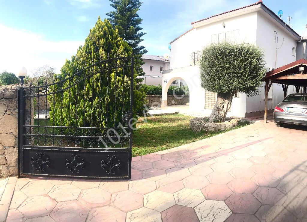 GIRNE OZANKOY , MUSTAKIL VILLA , 3-BEDROOM , FULLY FURNISHED, SUPER LOCATION , SPACIOUS AND WELL-MAINTAINED GARDEN ** 