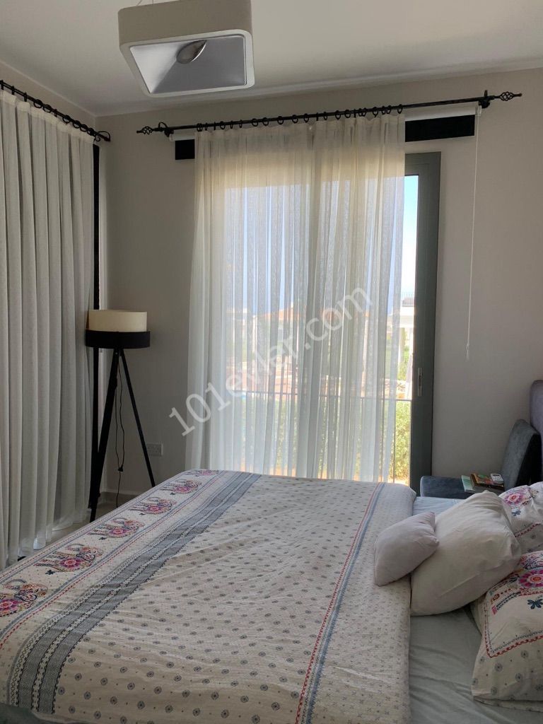 GIRNE ALSANCAKTA, CYPRUS TOWNHOUSES,SPACIOUS AND MODERN 2+1, PRIVATE GARDEN, ESCAPE BEACH 200M, SHARED POOL, VERY PRIVATE SITE WITH CLEAN AND WELL-MAINTAINED, CAFE ** 