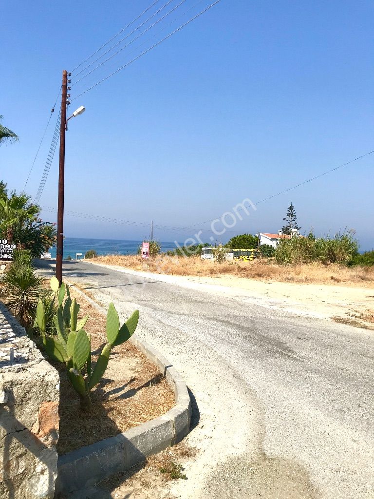 GIRNE-KARAOGLANOGLU, am Meer, 400 M2 , VILLA mit 5 Schlafzimmern, 1600 M2 Grundstück TEL: 0542 8671000 ** 