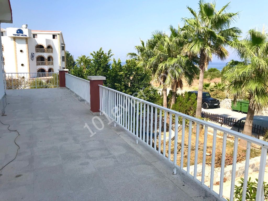 GIRNE-KARAOGLANOGLU, am Meer, 400 M2 , VILLA mit 5 Schlafzimmern, 1600 M2 Grundstück TEL: 0542 8671000 ** 